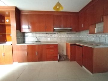 Se Vende Hermosa Casa De 4 Pisos En Campo Verde - Sachaca