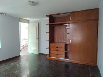Se Vende Hermosa Casa De 4 Pisos En Campo Verde - Sachaca