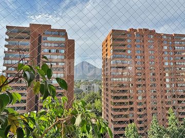 Amplio Depto 3D/3B en Las Condes – Cerca de Colegios, Parques y con Excelente Conectividad