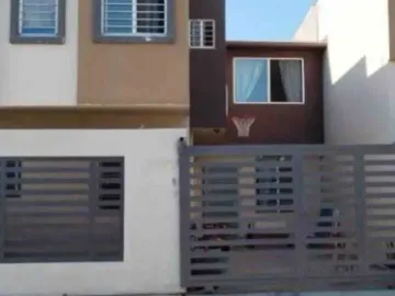 Casa en venta, Cerca de Blvd. Insurgentes-Simón Bolivar