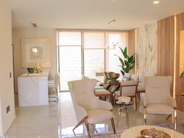 Casa Secuoya en Venta en Bosques California
