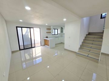 Hermosa Casa NUEVA Y Lista para entregar en la Francisco Villa