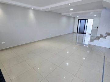 Hermosa Casa NUEVA Y Lista para entregar en la Francisco Villa