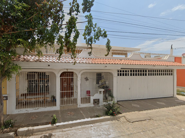 MUY BONITA PROPIEDAD UBICADA EN LA COLONIA VALLE DORADO, EN MAZATLAN SINALOA