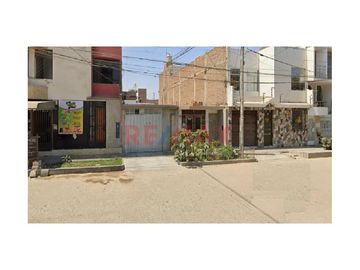 Vendo Casa En Construcción Frente A Parque 180 M2 Urb. San Judas Tadeo