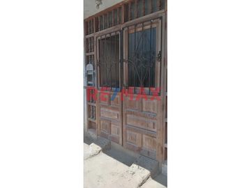 Vendo Casa En Construcción Frente A Parque 180 M2 Urb. San Judas Tadeo