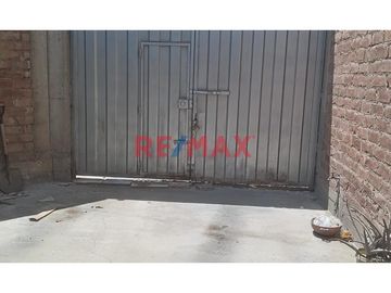 Vendo Casa En Construcción Frente A Parque 180 M2 Urb. San Judas Tadeo