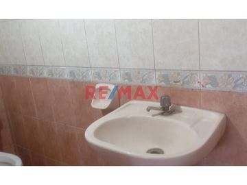 Vendo Casa En Construcción Frente A Parque 180 M2 Urb. San Judas Tadeo