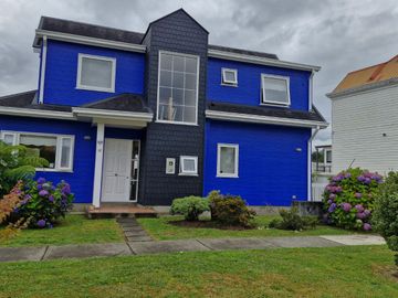 CASA 4   DORMITORIOS,  2 ESTEROS, PUERTO MONTT