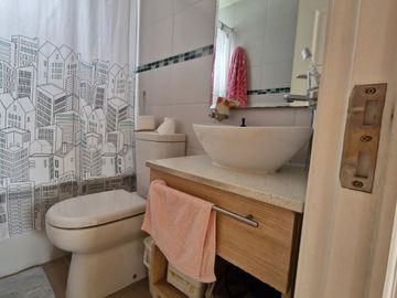 CASA 4   DORMITORIOS,  2 ESTEROS, PUERTO MONTT