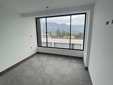 Atuntaqui - hermosa casa de venta