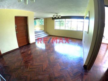 VENDO AMPLIO DEPARTAMENTO FRENTE AL PARQUE- PUEBLO LIBRE