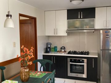 Vendo dúplex de 250 m2 y 3 Dorm. frente a parque, Santiago de Surco. US$360,000.00