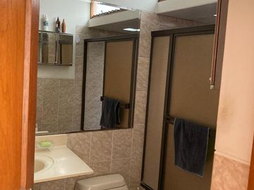 Vendo dúplex de 250 m2 y 3 Dorm. frente a parque, Santiago de Surco. US$360,000.00