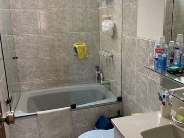 Vendo dúplex de 250 m2 y 3 Dorm. frente a parque, Santiago de Surco. US$360,000.00