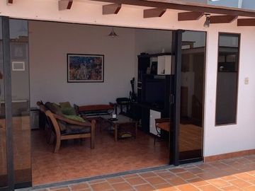Vendo dúplex de 250 m2 y 3 Dorm. frente a parque, Santiago de Surco. US$360,000.00