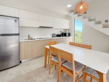 Departamento con rooftop con alberca privada, en venta, Aldea Zamá, Tulum.