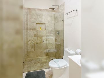 Departamento con rooftop con alberca privada, en venta, Aldea Zamá, Tulum.