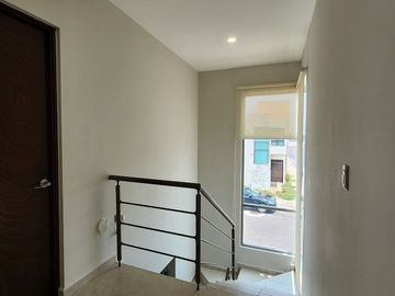 En RENTA Casa con o sin Muebles en Lomas de la Rioja