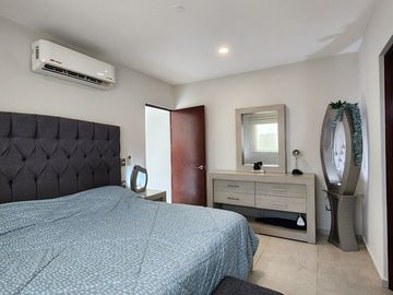 En RENTA Casa con o sin Muebles en Lomas de la Rioja