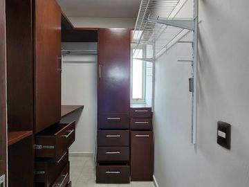 En RENTA Casa con o sin Muebles en Lomas de la Rioja