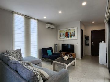 En RENTA Casa con o sin Muebles en Lomas de la Rioja
