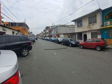 Venta casa rentera en ciudadela Sauces 6 norte de Guayaquil