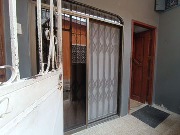 Venta casa rentera en ciudadela Sauces 6 norte de Guayaquil