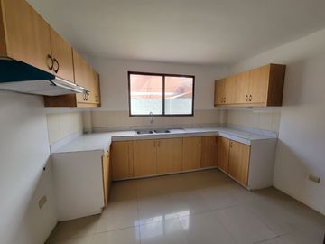 Venta de Casa Via a la Costa Urbanización Terranostra