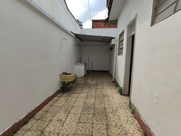venta casa san Fernando terreno forma de L  2 plantas la primera para remodelar
