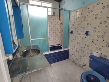 venta casa san Fernando terreno forma de L  2 plantas la primera para remodelar