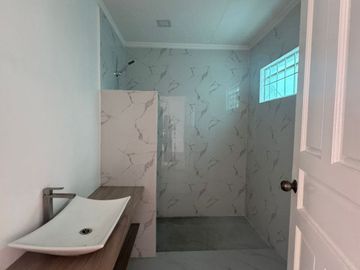 3BR HOUSE & LOT; LOYOLA GRAND MANSION - MARIKINA CITY - FOR SALE / FOR RENT