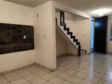 Excelente Casa de 2 Habitaciones a la Venta en Real de Tultepec