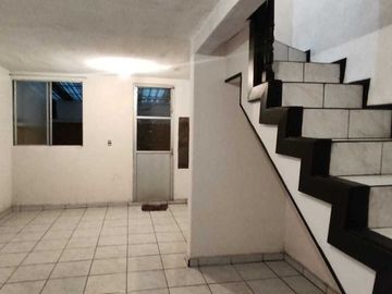 Excelente Casa de 2 Habitaciones a la Venta en Real de Tultepec
