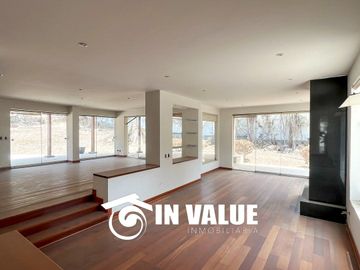 VENTA AMPLIA CASA EN LA PLANICIE / 4 DORMITORIOS CON BAÑO + ESTUDIO EN SÓTANO