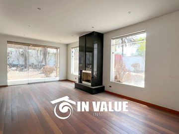 VENTA AMPLIA CASA EN LA PLANICIE / 4 DORMITORIOS CON BAÑO + ESTUDIO EN SÓTANO