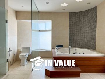VENTA AMPLIA CASA EN LA PLANICIE / 4 DORMITORIOS CON BAÑO + ESTUDIO EN SÓTANO