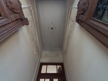VÓRTICE INMOBILIARIA VENDE CASA EN AV. EMILIO CIVIT, CAPITAL, MENDOZA