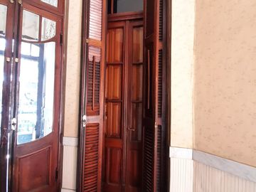 VÓRTICE INMOBILIARIA VENDE CASA EN AV. EMILIO CIVIT, CAPITAL, MENDOZA