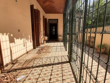 VÓRTICE INMOBILIARIA VENDE CASA EN AV. EMILIO CIVIT, CAPITAL, MENDOZA