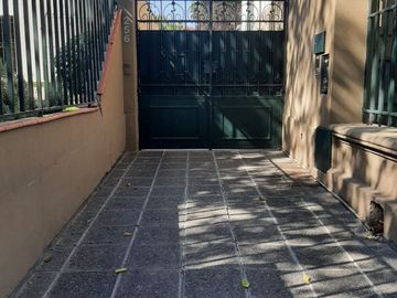 VÓRTICE INMOBILIARIA VENDE CASA EN AV. EMILIO CIVIT, CAPITAL, MENDOZA
