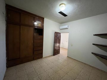 Casa en venta en Lomas de San Miguel - 4 recámaras, oficina y terraza