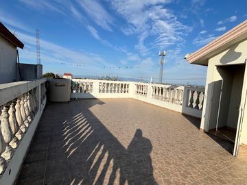 Casa en venta en Lomas de San Miguel - 4 recámaras, oficina y terraza