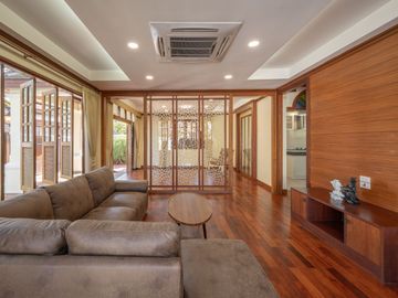 Pool Villa for sale in Moonbaan Wangtan with nice garden