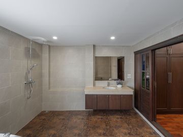 Pool Villa for sale in Moonbaan Wangtan with nice garden