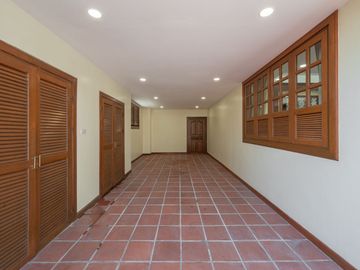 Pool Villa for sale in Moonbaan Wangtan with nice garden