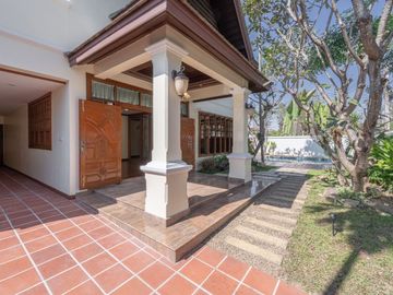 Pool Villa for sale in Moonbaan Wangtan with nice garden