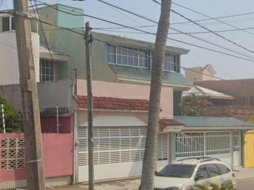 Venta de Casa Barata en Col. Petrolera, Coatzacoalcos