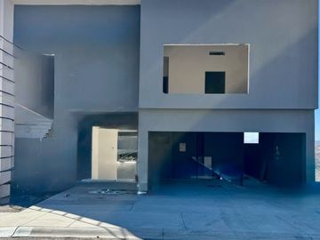 Casa en Venta Fraccionamientos valle escondido $ 9,000,000.