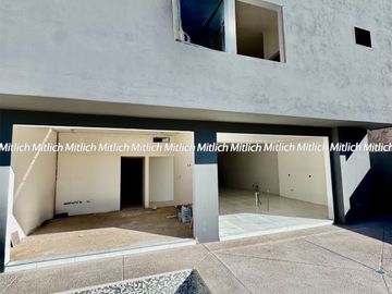 Casa en Venta Fraccionamientos valle escondido $ 9,000,000.